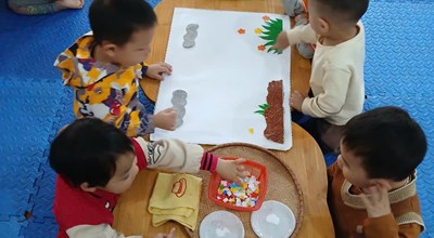 hoạt động của các bé nhà trẻ