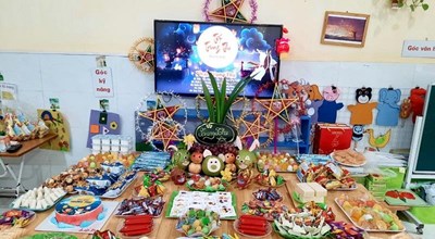 VẦNG TRĂNG YÊU THƯƠNG