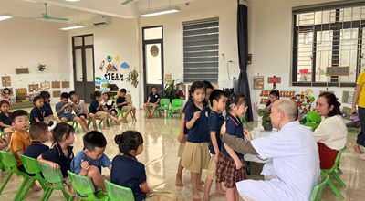 TỔ CHỨC KHÁM TIM MẠCH CHO HỌC SINH,CHUNG TAY CHĂM SÓC SỨC KHỎE TRẺ EM