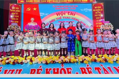 Tiết mục chào hỏi