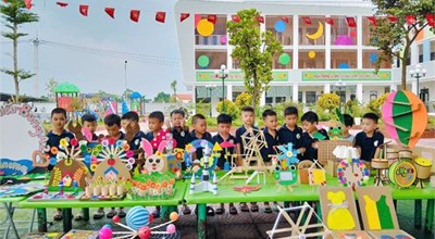 Đồ dùng tự tạo lớp 5TA1