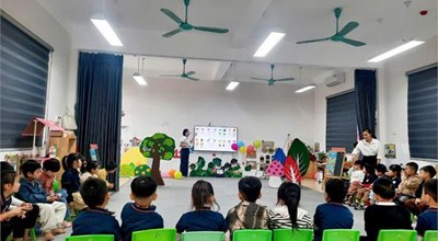 Biểu diễn Gà gáy le te